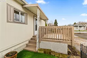 1400 Candlelight Dr, Eugene, OR 97402 - Photo 20