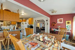 2414 Brockway Rd, Winston, OR 97496 - Photo 10