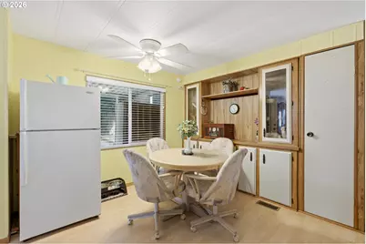 21100 NE Sandy Blvd #114, Fairview, OR 97024 - Photo 10