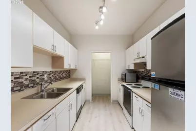 4320 S Corbett Ave #114, Portland, OR 97239 - Photo 16