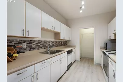 4320 S Corbett Ave #114, Portland, OR 97239 - Photo 18