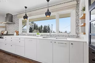 4432 SW Twombly Ave, Portland, OR 97239 - Photo 4