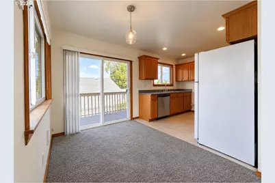 1214 SE Overlook Ave, Roseburg, OR 97470 - Photo 8