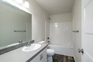 66 N 8th St, Lebanon, OR 97355 - Photo 18