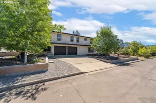 1861 NW Finch Ct, Roseburg, OR 97471 - Photo 42