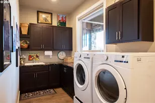 2960 NW Stacie Ct, Roseburg, OR 97471 - Photo 32