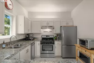 618 S Nevada St, Portland, OR 97219 - Photo 18