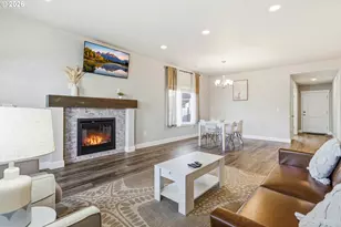 526 W Theater Ln, Hermiston, OR 97838 - Photo 4