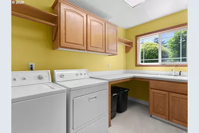 366 SW 37th Cir, Gresham, OR 97080 - Photo 20