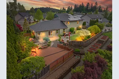 366 SW 37th Cir, Gresham, OR 97080 - Photo 2