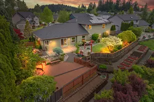366 SW 37th Cir, Gresham, OR 97080 - Photo 2