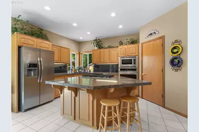 366 SW 37th Cir, Gresham, OR 97080 - Photo 12