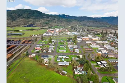 105 I St, Riddle, OR 97469 - Photo 40