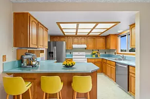 555 SW 7th St, Gresham, OR 97080 - Photo 16