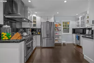 2798 SW Old Orchard Rd, Portland, OR 97201 - Photo 6
