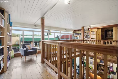 657 E Main St, Cottage Grove, OR 97424 - Photo 26