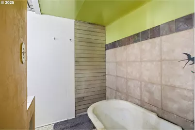 657 E Main St, Cottage Grove, OR 97424 - Photo 38