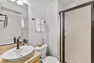 2303 SE 12th Ave, Portland, OR 97214 - Photo 38