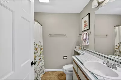 4970 S Landing Dr #304, Portland, OR 97239 - Photo 16