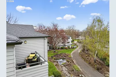 4970 S Landing Dr #304, Portland, OR 97239 - Photo 1