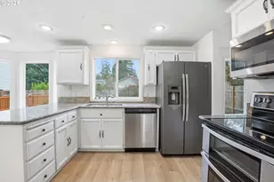 16705 SE Kingsridge Ct, Milwaukie, OR 97267 - Photo 10