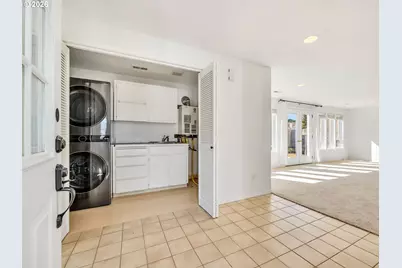 1120 S Columbia St, Seaside, OR 97138 - Photo 10