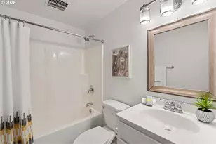 7112 N Richmond Ave, Portland, OR 97203 - Photo 14