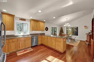 766 South 47th Place, Springfield, OR 97478 - Photo 14