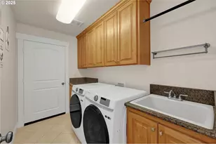 766 South 47th Place, Springfield, OR 97478 - Photo 22