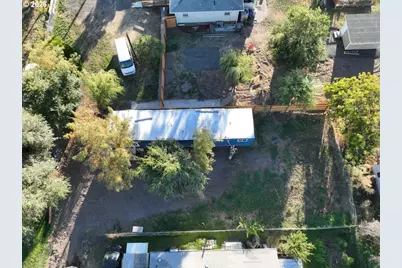 911 Kingsley St, The Dalles, OR 97058 - Photo 2