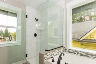 6225 N Greeley Ave, Portland, OR 97217 - Photo 8