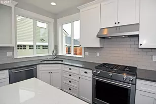 6225 N Greeley Ave, Portland, OR 97217 - Photo 20