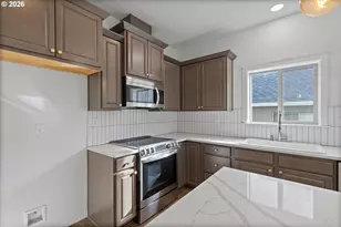 770 E McKinley St, Carlton, OR 97111 - Photo 10