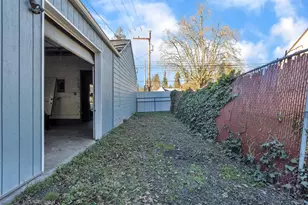 2270 Center St, Salem, OR 97301 - Photo 30