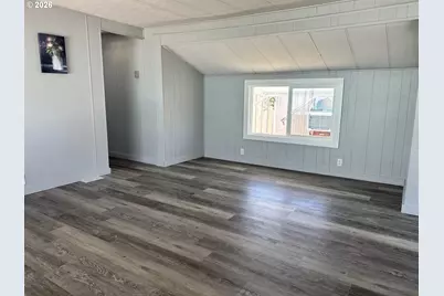 2071 NE Stephens St #D5, Roseburg, OR 97470 - Photo 10