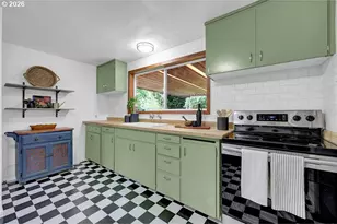 2045 W 18th Ave, Eugene, OR 97402 - Photo 8
