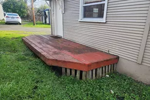 1337 NE Freemont Ave, Roseburg, OR 97470 - Photo 4