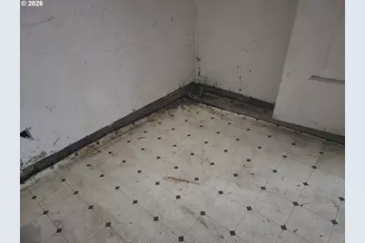 1337 NE Freemont Ave, Roseburg, OR 97470 - Photo 16