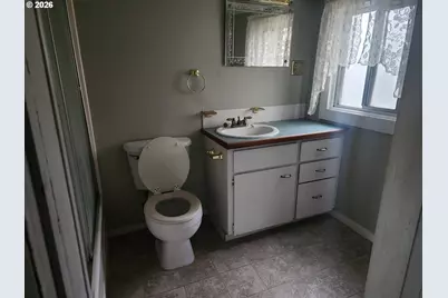 1337 NE Freemont Ave, Roseburg, OR 97470 - Photo 20