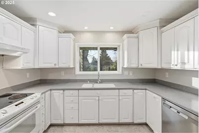 2308 NE 51st St, Vancouver, WA 98663 - Photo 10