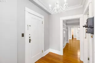2083 NW Johnson St, Portland, OR 97209 - Photo 6