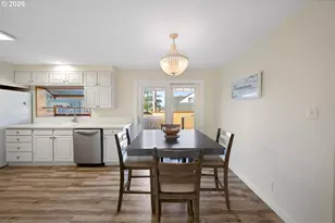 815 Broadway Ave, Winchester Bay, OR 97467 - Photo 18