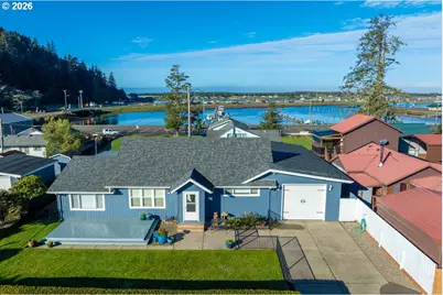 815 Broadway Ave, Winchester Bay, OR 97467 - Photo 2