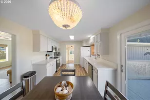 815 Broadway Ave, Winchester Bay, OR 97467 - Photo 20