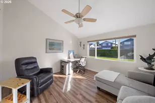 815 Broadway Ave, Winchester Bay, OR 97467 - Photo 32