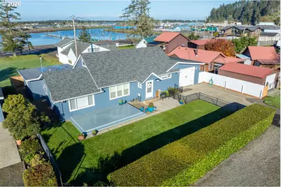 815 Broadway Ave, Winchester Bay, OR 97467 - Photo 2