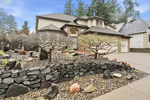 16867 Wight Ln, Lake Oswego, OR 97035 - Photo 2