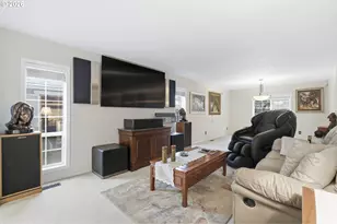 16867 Wight Ln, Lake Oswego, OR 97035 - Photo 4