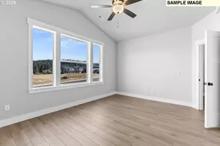 656 NE Trillium Dr, Estacada, OR 97023 - Photo 4