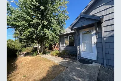 596 E 7th St, Coquille, OR 97423 - Photo 4